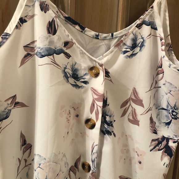 TECREW Floral V Neck Button Up Tank - Picture 6 of 8